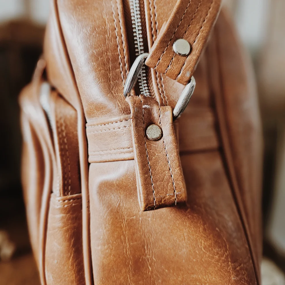 Vintage World Traveler Brown Leather Carry On Luggage - Picture 7 of 11